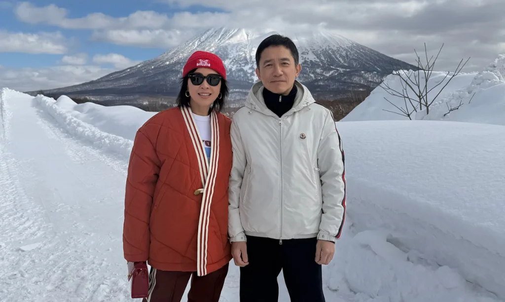 Lương Triều Vỹ, Lưu Gia Linh rong chơi đầu năm